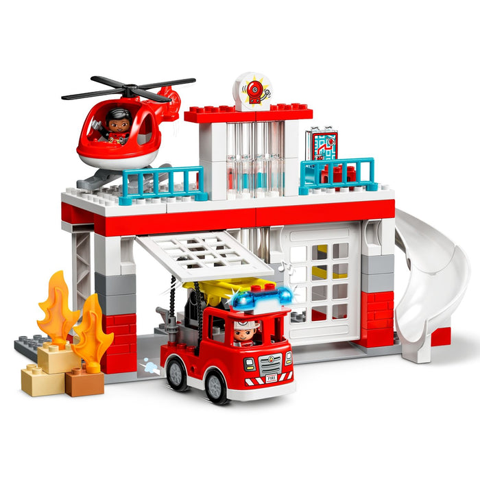 Tűzoltóállomás és helikopter